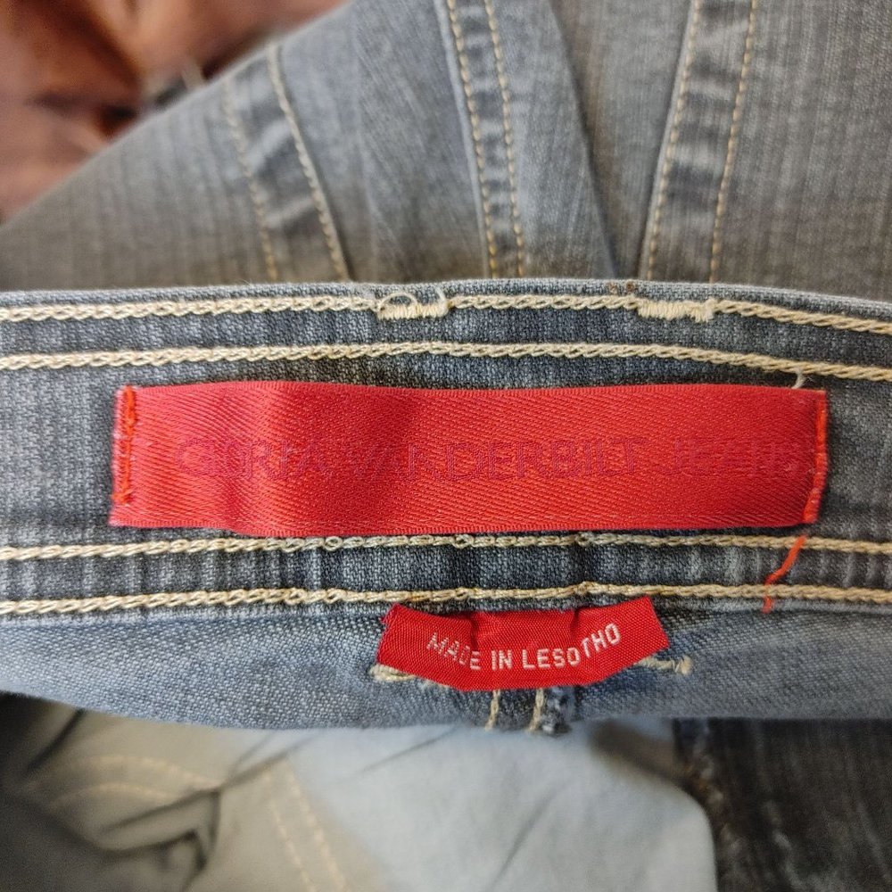 Gloria Vanderbilt Women's Light Wash Denim Straight Leg Jeans 8 - Picture 4 of 5